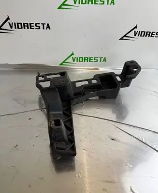 Rear bumper mounting bracket