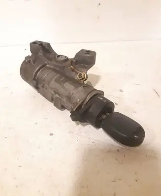 Volkswagen PASSAT B5 Ignition lock 4B0905851