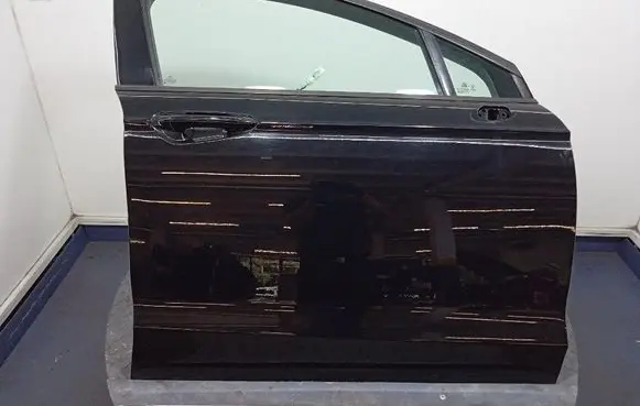 Ford Mondeo MK I Front door