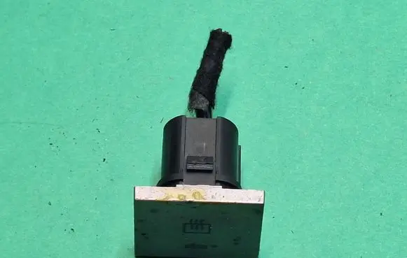 Ford Kuga I Windscreen/window heater switch 8v4t18c621