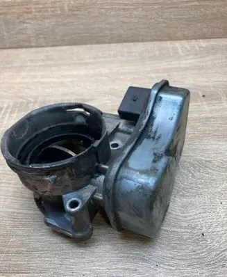 Volkswagen PASSAT B6 Throttle valve 03G128063B