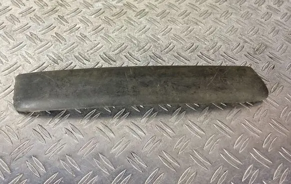 Front bumper splitter molding