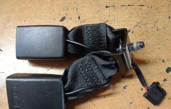 Opel Karl Rear seatbelt buckle 42426868