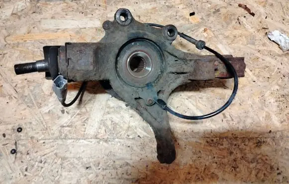 Citroen C4 Grand Picasso Front wheel hub 