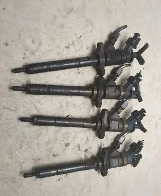 Fuel injectors set