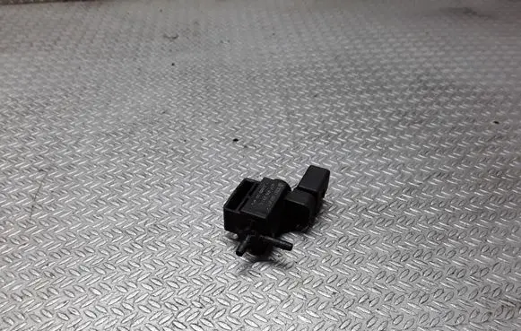 Audi A6 S6 C5 4B Vacuum valve 037906283C