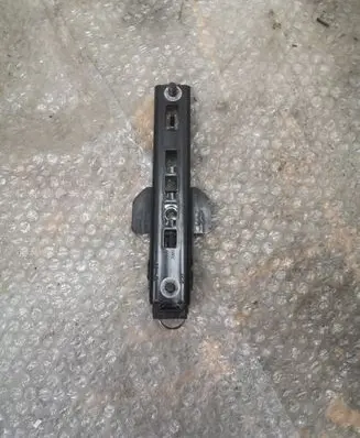 Volvo S60 Seat belt height adjuster 16521700A