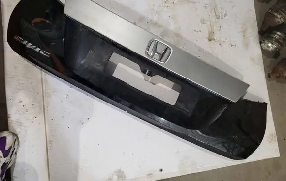 Honda Civic IX Tailgate trim