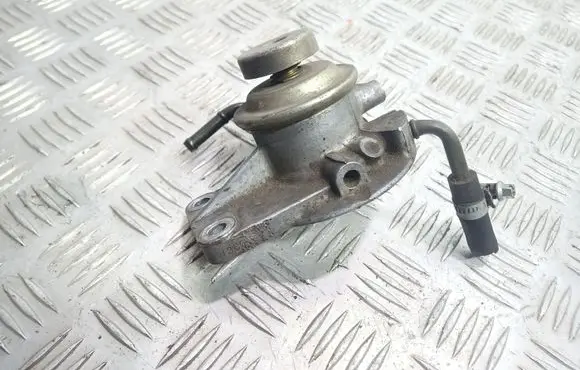 Mazda 626 Fuel filter bracket/mount holder 