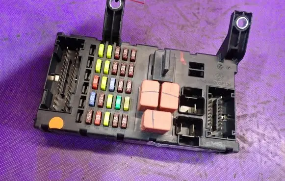 Fiat Linea Fuse box set 51825658