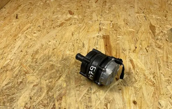 Volvo S90, V90 Electric auxiliary coolant/water pump 32257968