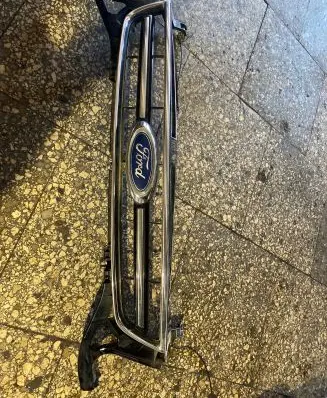 Ford Mondeo Mk III Front grill BS718200B