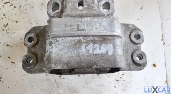 Volkswagen Eos Engine mount bracket 1K0199555M
