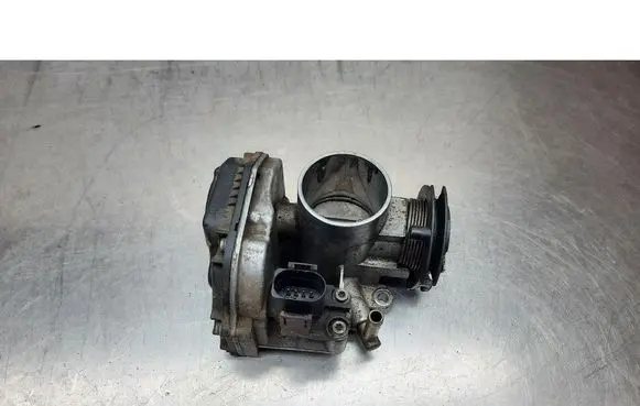 Volkswagen Golf III Throttle valve 030133064D