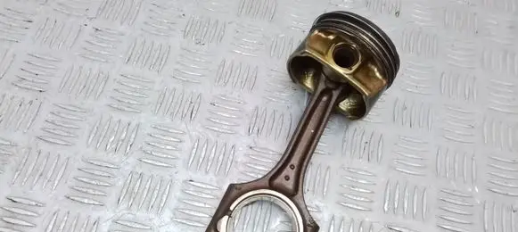 Volvo XC60 Piston with connecting rod