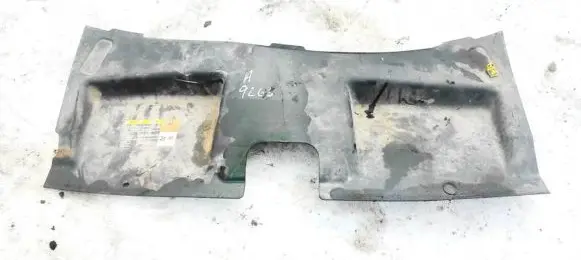 Radiator mount bracket