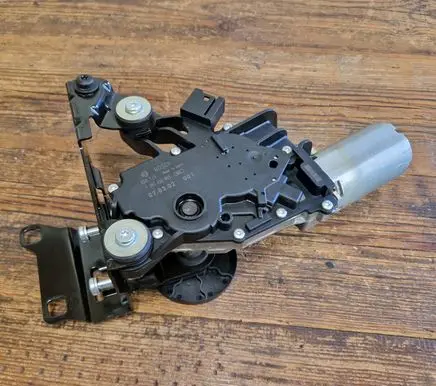 BMW 3 E90 E91 Rear window wiper motor 61627171564 7171564 1397220903