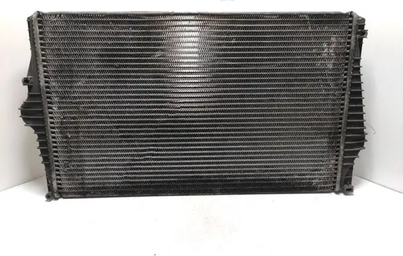 Volvo XC90 Intercooler radiator 30748808 04092616 989581K