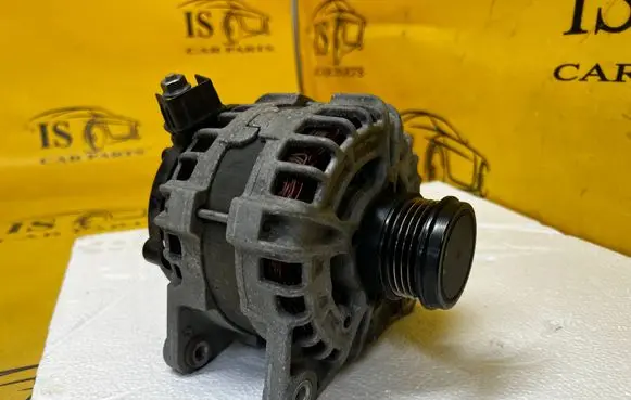 Dacia Sandero III Generator/alternator 231009076R