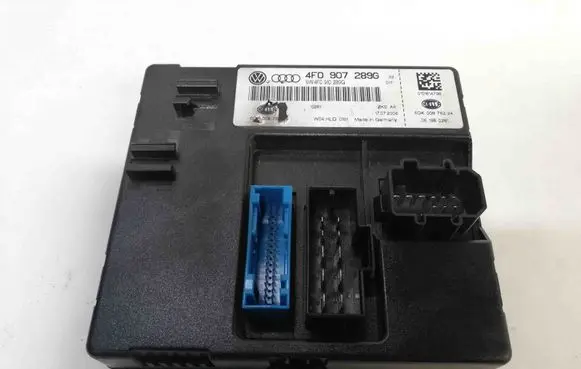 Audi A6 S6 C6 4F Central body control module 4F0907289G