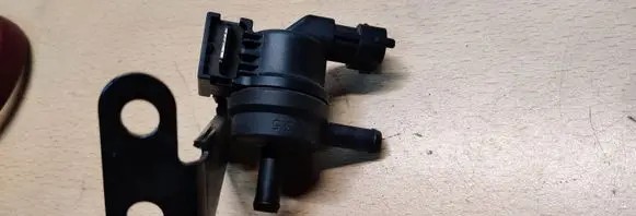 Hyundai i10 Vacuum valve 2901002100