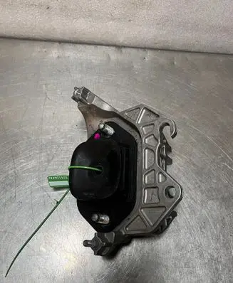 Dacia Duster III Engine mount vacuum valve 112229217R