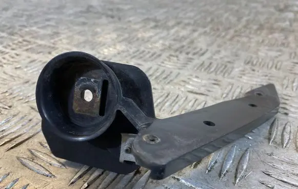 BMW 3 E90 E91 Front bumper mounting bracket 7136828 7058448