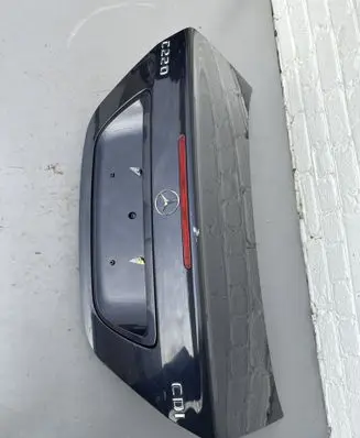 Mercedes-Benz C W203 Tailgate/trunk/boot lid