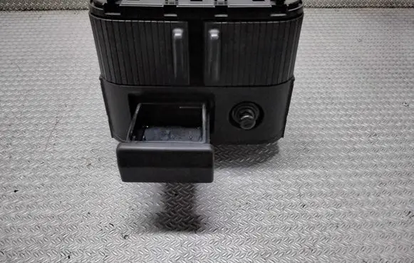 Nissan X-Trail T30 Car ashtray