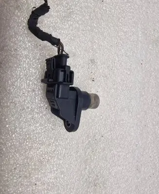 Audi A8 S8 D2 4D Camshaft position sensor 057130767