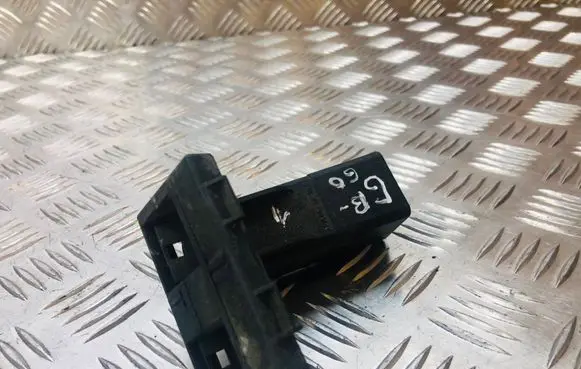 Audi A3 S3 A3 Sportback 8P Glow plug pre-heat relay 0389072810