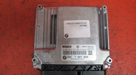BMW 1 E81 E87 Engine control unit/module 7807828 0281013537