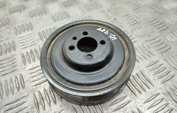 Volkswagen Tiguan Crankshaft pulley 038105243M
