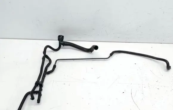 Volkswagen Jetta VI Engine coolant pipe/hose 5C0122447E