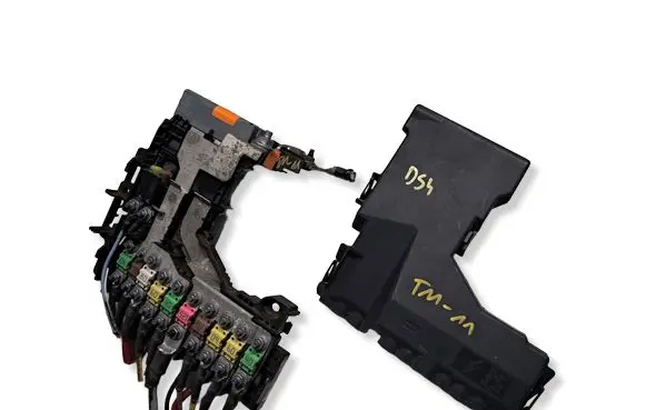 Citroen DS4 Fuse module 9665878380