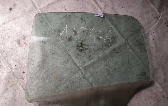 Rear door window glass