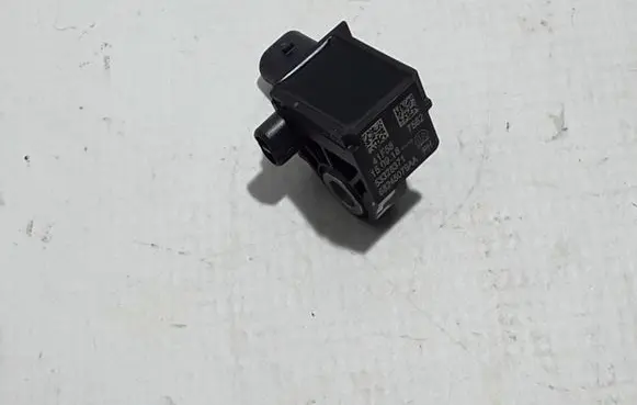 Chrysler Pacifica Airbag deployment crash/impact sensor 68245079AA
