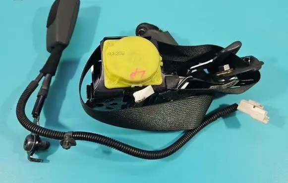 Hyundai Elantra VI Front seatbelt 88810F2200 IMPRK1433605