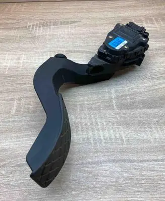 Audi A6 S6 C5 4B Accelerator throttle pedal 8D1723523G 6PV007770