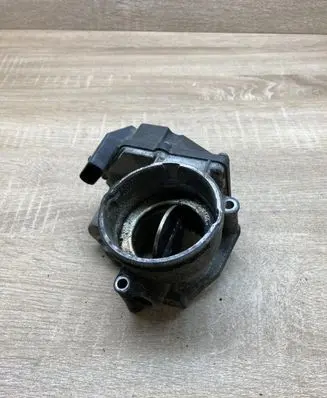 Volkswagen PASSAT B6 Throttle valve 03G128063A