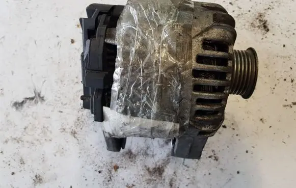 Opel Zafira A Generator/alternator 0124415005
