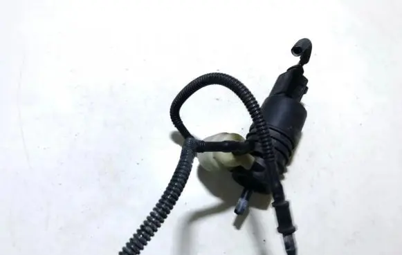Skoda Octavia Mk1 (1U) Windscreen/windshield washer pump