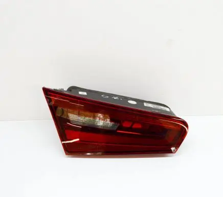 Audi A3 S3 8V Tailgate rear/tail lights 8V3945093B