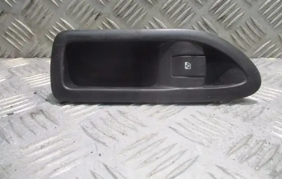 Renault Laguna II Quarter vent window switch 8200317494