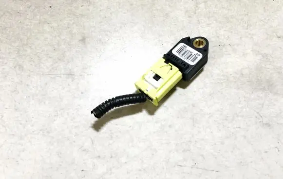 Toyota Auris 150 Airbag deployment crash/impact sensor 8983102060 89831-02060