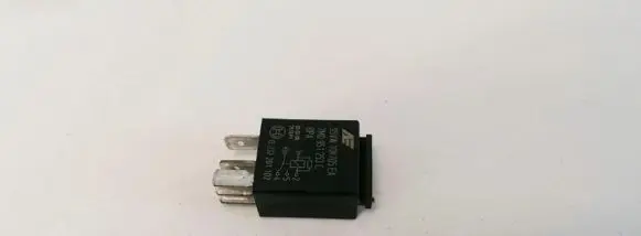 Volkswagen Caddy Other relay 7M0951253C 0332201102