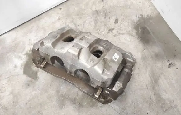 Ford Explorer VI Front brake caliper L1MC2011AM
