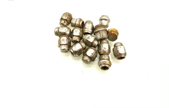 Toyota Avensis T270 Nuts/bolts 