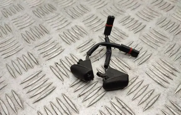 Mini One - Cooper Coupe R56 Windshield washer spray nozzle 
