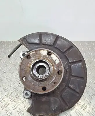 Volkswagen PASSAT B7 Front wheel hub spindle knuckle
